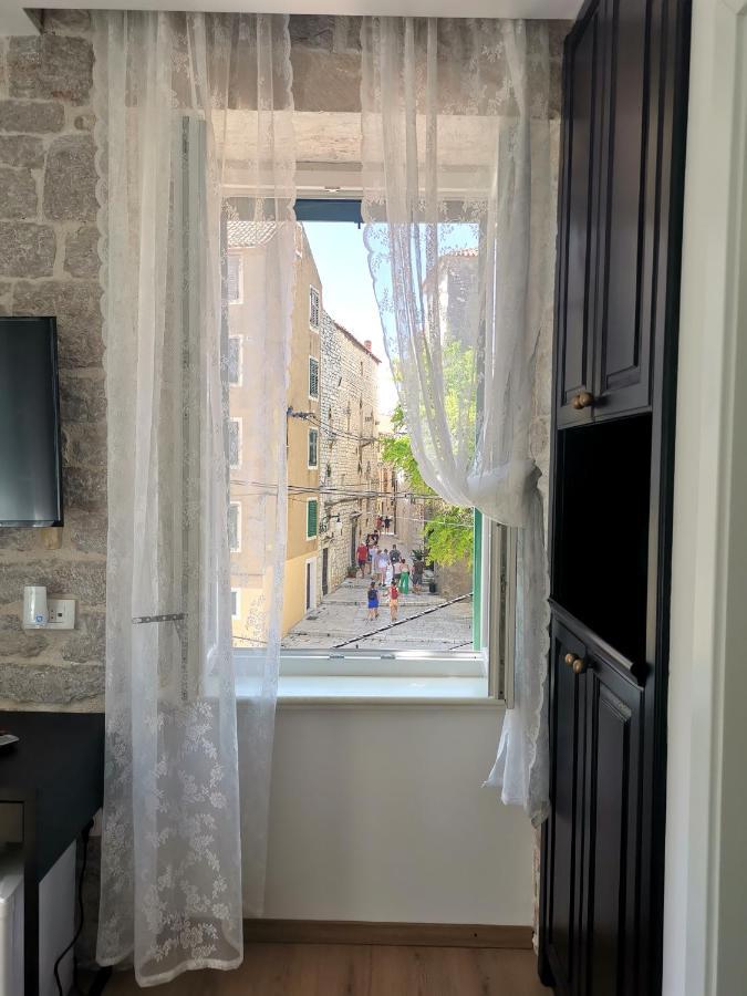 L&L Rooms Royal Шибеник Экстерьер фото