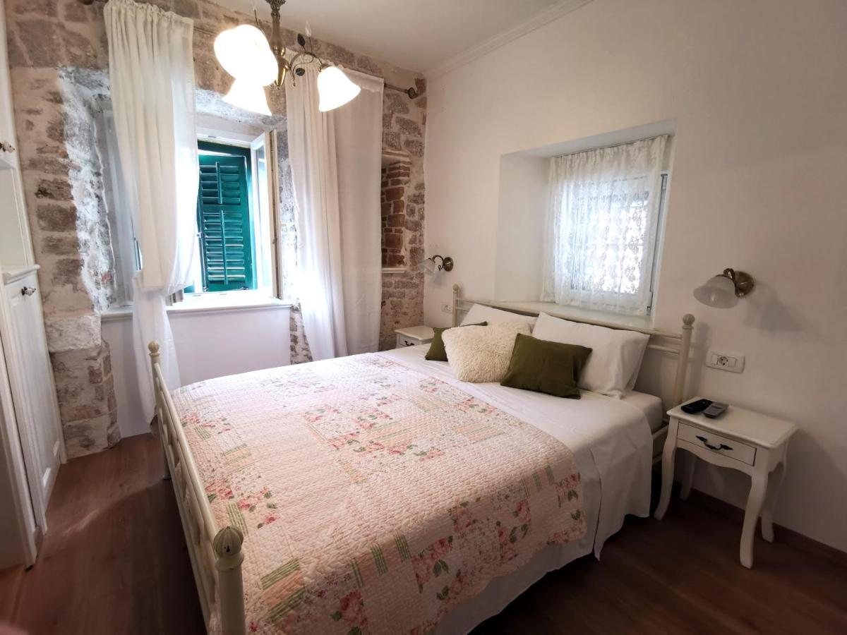 L&L Rooms Royal Шибеник Экстерьер фото