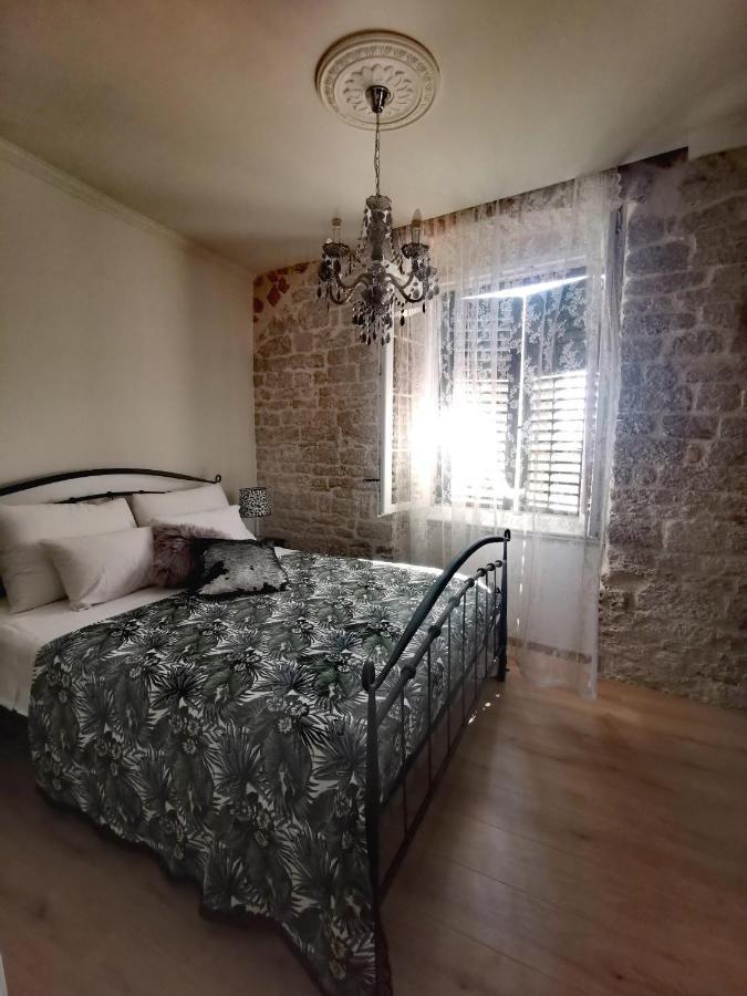 L&L Rooms Royal Шибеник Номер фото