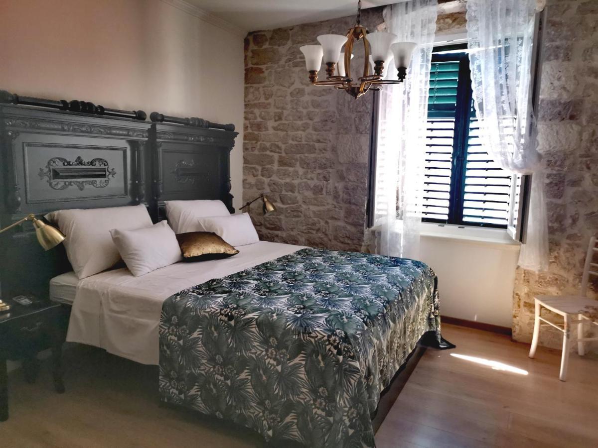 L&L Rooms Royal Шибеник Номер фото