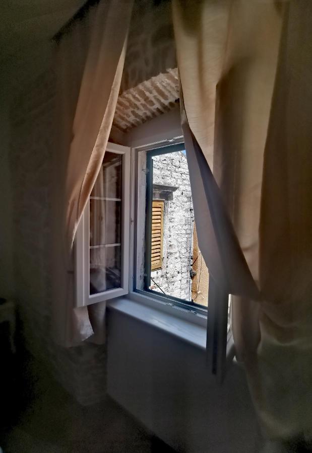L&L Rooms Royal Шибеник Номер фото