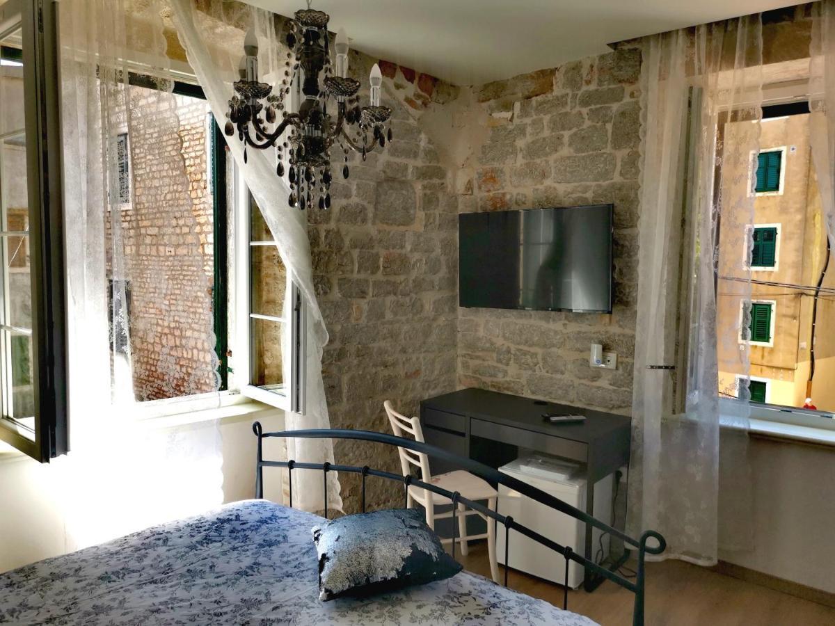 L&L Rooms Royal Шибеник Экстерьер фото