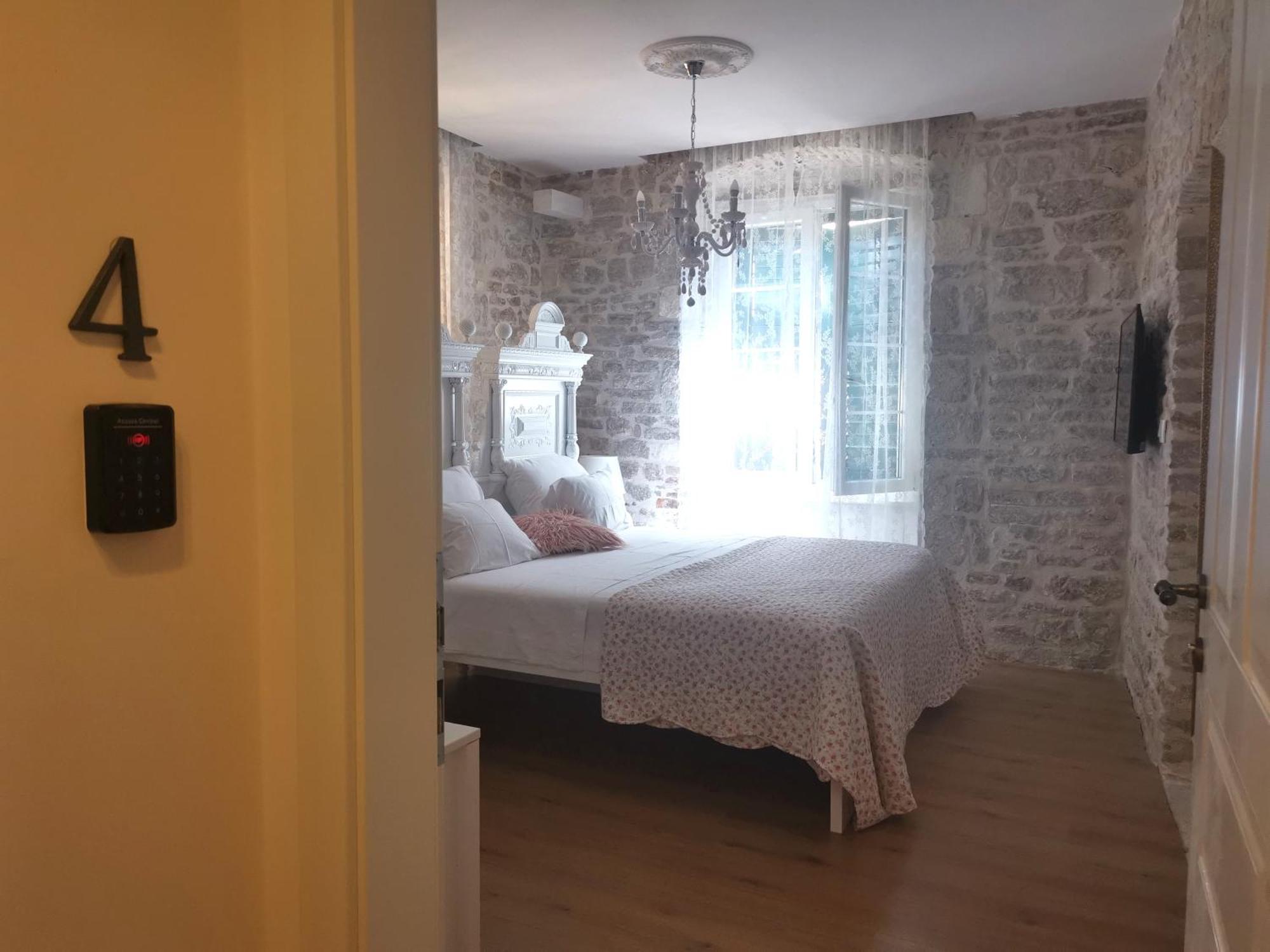 L&L Rooms Royal Шибеник Номер фото